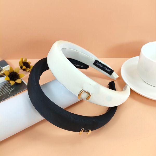 luxury designer sponge headbands hair bands jewelry hair accessorie for women girl brand elastic letter c headband sports fitness headband h, Silver
luxury designer sponge headbands hair bands jewelry hair accessorie for women girl brand elastic letter c headband sports fitness headband h, Silver