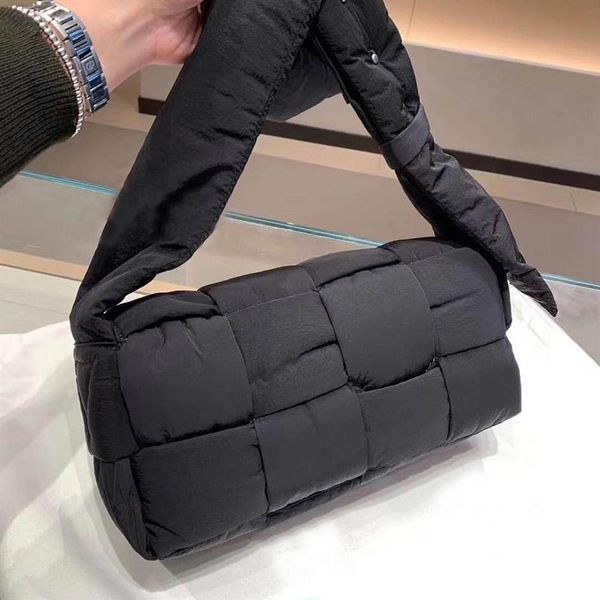 new nylon padded shoulder bag stitching woven messenger bags famous designer women crossbody bags cotton handbags292z
new nylon padded shoulder bag stitching woven messenger bags famous designer women crossbody bags cotton handbags292z
