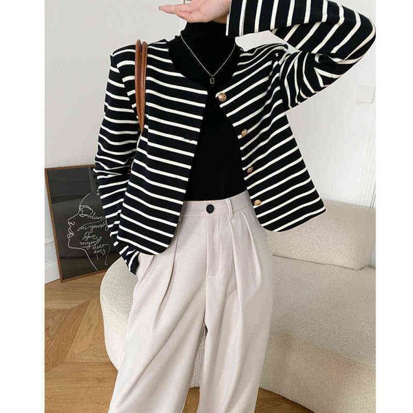 women's down parkas autumn black white stripe short jacket coat women round neck single breasted long sleeve loose short coat female 2
women's down parkas autumn black white stripe short jacket coat women round neck single breasted long sleeve loose short coat female 2