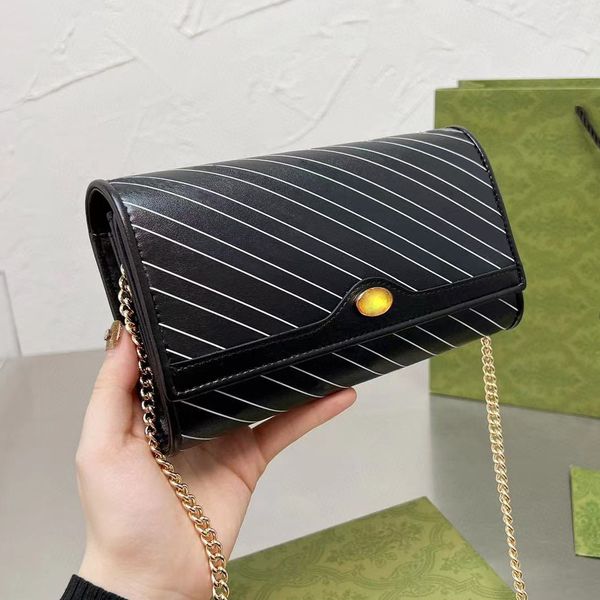 shoulder bags designer cross body chain bag women clutch handbag flap wallet card purse leather interior compartment zipper pocket emboed le
shoulder bags designer cross body chain bag women clutch handbag flap wallet card purse leather interior compartment zipper pocket emboed le