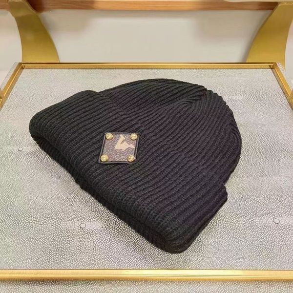 designer brand men's beanie hats women's autumn and winter new products leather label embroidered letters knitted hats, Blue;gray
designer brand men's beanie hats women's autumn and winter new products leather label embroidered letters knitted hats, Blue;gray