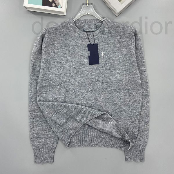 women's sweaters designer p's knitted round neck cashmere pullover sweater with letter embroidery and long sleeves is worn outside, White;black
women's sweaters designer p's knitted round neck cashmere pullover sweater with letter embroidery and long sleeves is worn outside, White;black