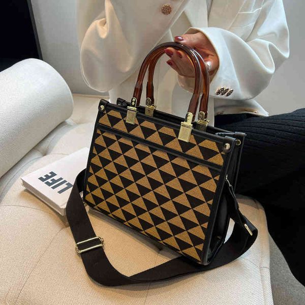 bags new tot bag autumn large capacity hand premium color contrast messenger purses
bags new tot bag autumn large capacity hand premium color contrast messenger purses