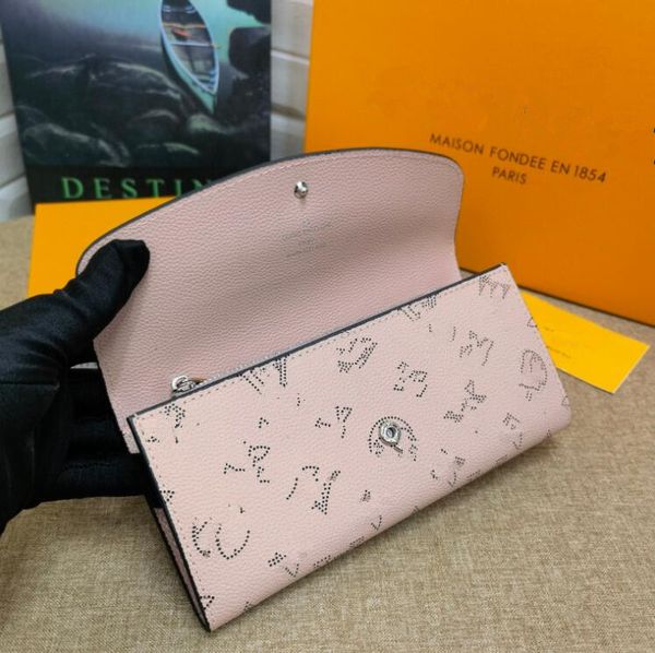 2023 designer women wallet purse clutch fashion date code original box purse woman lady l35, Red;black
2023 designer women wallet purse clutch fashion date code original box purse woman lady l35, Red;black