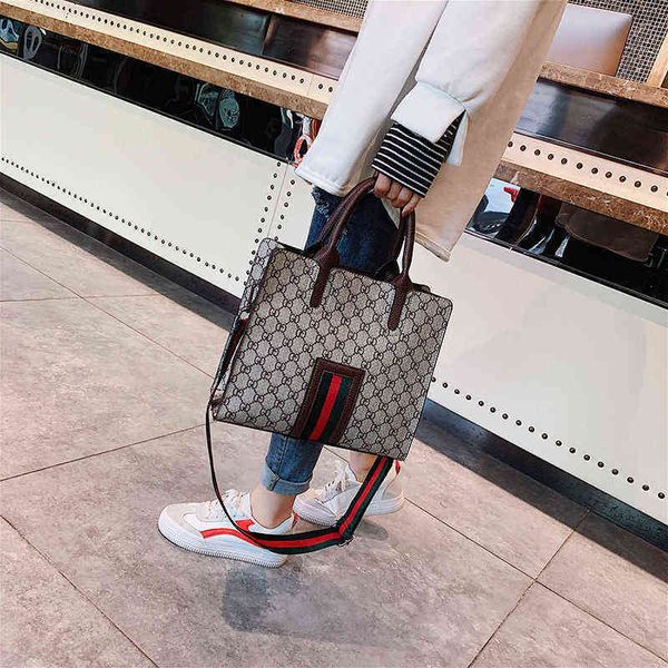 shoulder bags fashion large capacity 2022 new foreign style tote hand high-grade wom
shoulder bags fashion large capacity 2022 new foreign style tote hand high-grade wom