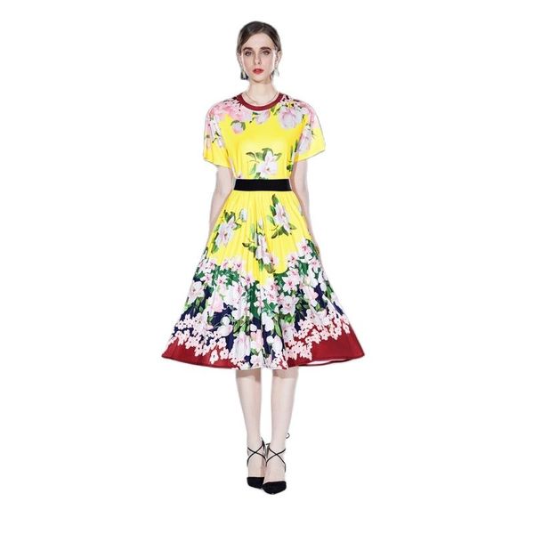 luxury two piece dress designer print set women short sleeve o-neck knitted and loose big swing silk skirt summer autumn woman suits office, White
luxury two piece dress designer print set women short sleeve o-neck knitted and loose big swing silk skirt summer autumn woman suits office, White