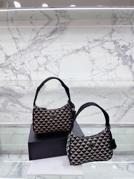 5a quality women crossbody purse designer crossbody bag packs wide strap chest female elegant plaid hobo leather fanny pack ladies stylish h
5a quality women crossbody purse designer crossbody bag packs wide strap chest female elegant plaid hobo leather fanny pack ladies stylish h