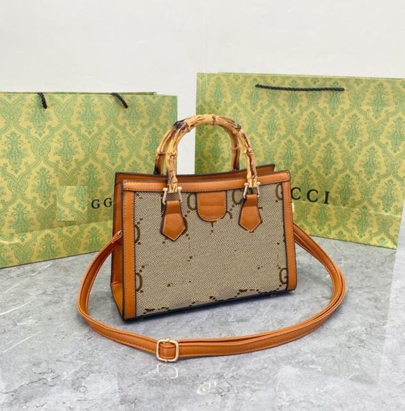 2022 brand designer women's shopping bags highest quality shoulder bag tote single-sided real handbag 67
2022 brand designer women's shopping bags highest quality shoulder bag tote single-sided real handbag 67
