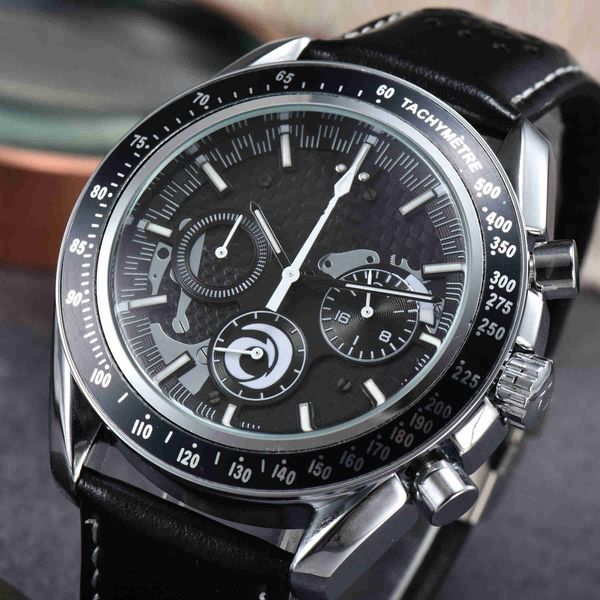 2022 fashion sport men's watch designer brand quartz movement leather watchband, Slivery;brown
2022 fashion sport men's watch designer brand quartz movement leather watchband, Slivery;brown
