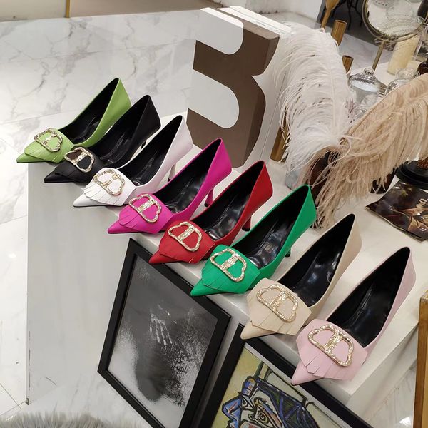 women's luxury dress shoes designer high heels letter metal decoration black green red nude pink white tassel pointed leather fashion p
women's luxury dress shoes designer high heels letter metal decoration black green red nude pink white tassel pointed leather fashion p