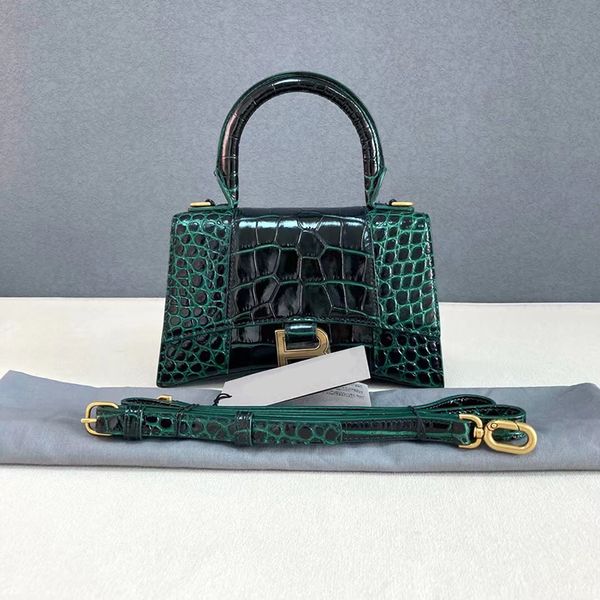 designer bag handbagshoulder bag fashion totes hourglass 2022 half moon luxury genuine leather women shopping bags classic retro cross body 
designer bag handbagshoulder bag fashion totes hourglass 2022 half moon luxury genuine leather women shopping bags classic retro cross body