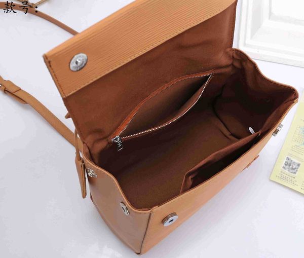 designer bags shoulder bag classic women crossbody handbags luxury lady tote purse epi leather design lock female chain hand bags fashion jc
designer bags shoulder bag classic women crossbody handbags luxury lady tote purse epi leather design lock female chain hand bags fashion jc
