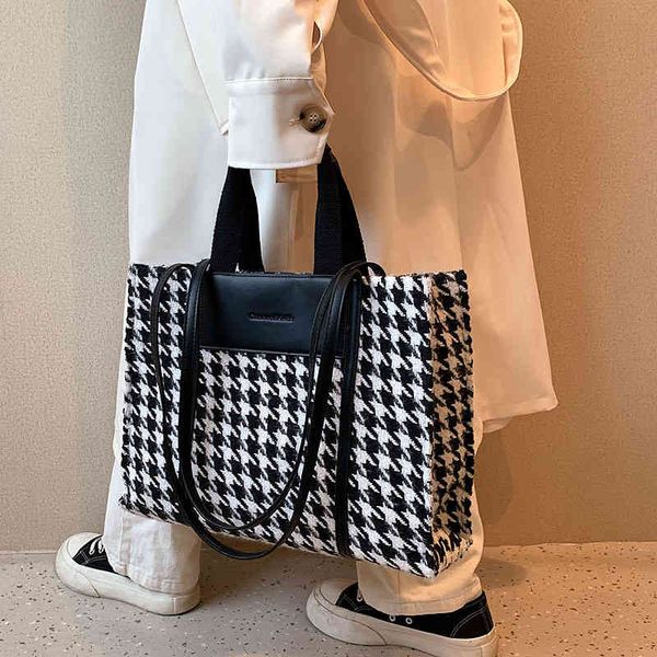 messenger bags sling shoulder underarm bag women's autumn 2022 new handbag large capacity commuter tote bag handbags
messenger bags sling shoulder underarm bag women's autumn 2022 new handbag large capacity commuter tote bag handbags