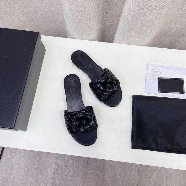 the 2022 new walking slippers are fashionable and comfortable with texture and camellia eueo 34-40 us 3.5-9, Black
the 2022 new walking slippers are fashionable and comfortable with texture and camellia eueo 34-40 us 3.5-9, Black