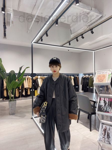 women's jackets designer 2021 winter new leather wool luxurious fur all in one wear the same style on both sides female rh9c, Black;brown
women's jackets designer 2021 winter new leather wool luxurious fur all in one wear the same style on both sides female rh9c, Black;brown