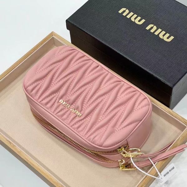 new one-shoulder messenger bag trendy fashion camera female designer all-match portable pleated bag
new one-shoulder messenger bag trendy fashion camera female designer all-match portable pleated bag