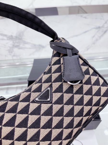 fashional designer hobo bag 5a quality women purse designers crossbody bag packs wide strap chest female elegant plaid hobos leather fanny p
fashional designer hobo bag 5a quality women purse designers crossbody bag packs wide strap chest female elegant plaid hobos leather fanny p