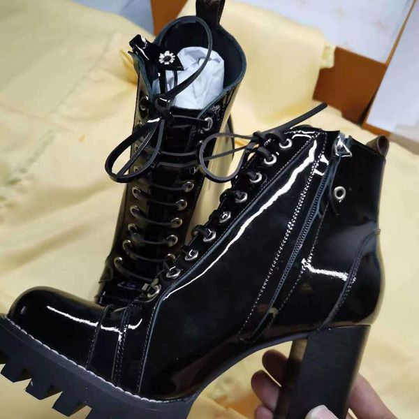 women designer boots 2022 new british fashion versatile boots op22 with thick heel round head and side zipper mid-leg winter women shoes, Black
women designer boots 2022 new british fashion versatile boots op22 with thick heel round head and side zipper mid-leg winter women shoes, Black