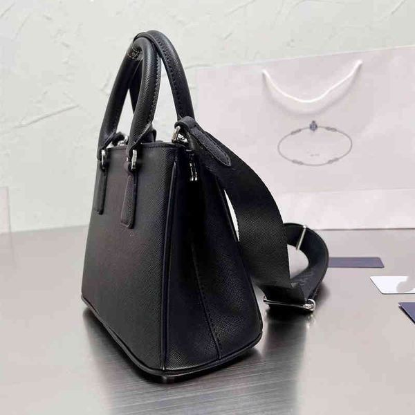 messenger bags designer classic monochrome cross check killer bag business one shoulder handbag hobo zero wallet handbags
messenger bags designer classic monochrome cross check killer bag business one shoulder handbag hobo zero wallet handbags