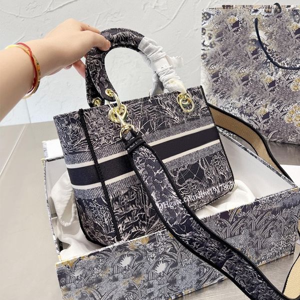 cute 2022 embroidery ladies bags r luxury handbags color shoulder bag cross body women totes crossbody clutch fashion handbag
cute 2022 embroidery ladies bags r luxury handbags color shoulder bag cross body women totes crossbody clutch fashion handbag