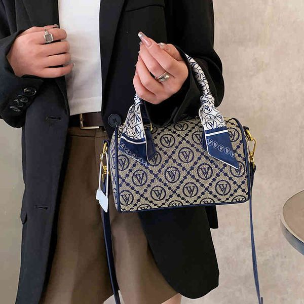 messenger bags 2022 new boston handbag style texture silk scarf decoration bag women's sling shoulder bag handbags
messenger bags 2022 new boston handbag style texture silk scarf decoration bag women's sling shoulder bag handbags