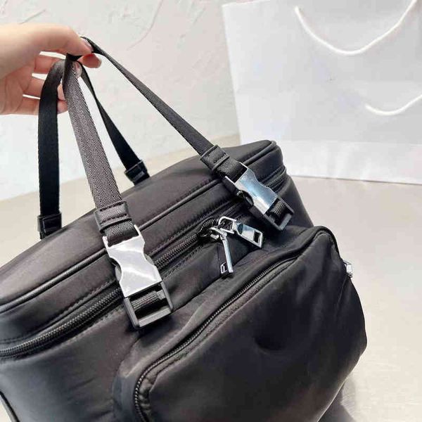 cross body bag brand p 2022 new postman's triangle parachute waterproof nylon canvas cosmetic box one shoulder portable men's bag
cross body bag brand p 2022 new postman's triangle parachute waterproof nylon canvas cosmetic box one shoulder portable men's bag