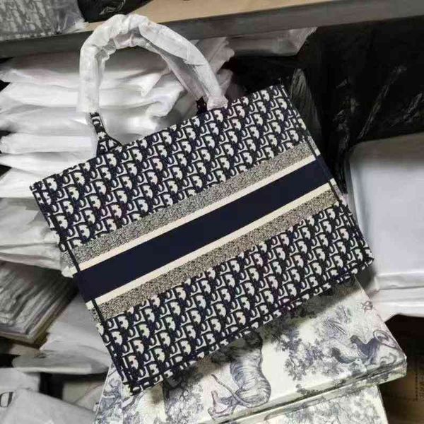 shopping bags 2022 new family canvas bag star heavy industry embroidery advanced sense large capacity tote bag handbags
shopping bags 2022 new family canvas bag star heavy industry embroidery advanced sense large capacity tote bag handbags
