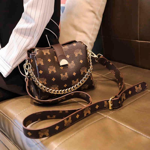 messenger bags women's trend new clutch with handle leather shoulder crossbody plaid luxury for phone handbags
messenger bags women's trend new clutch with handle leather shoulder crossbody plaid luxury for phone handbags