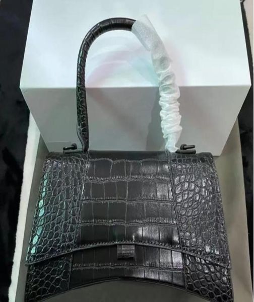 2021 luxury designer handbag ladies fashion shoulder bag wallet crocodile m, Red;black
2021 luxury designer handbag ladies fashion shoulder bag wallet crocodile m, Red;black