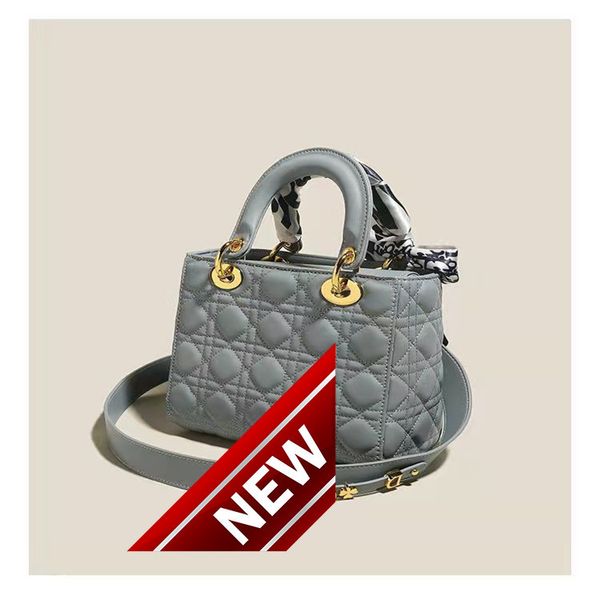 luxury design crossbody bag female sheepskin princess 2022 new fashion versatile women's high appearance single shoulder messenger port
luxury design crossbody bag female sheepskin princess 2022 new fashion versatile women's high appearance single shoulder messenger port