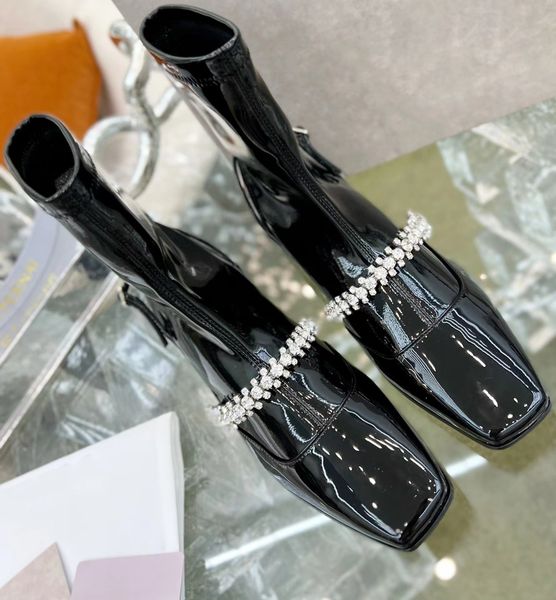 22ss new rhinestone elastic naked boots small square head with luxury rhinestone nails decorated pearl chain box dust bag, Black
22ss new rhinestone elastic naked boots small square head with luxury rhinestone nails decorated pearl chain box dust bag, Black