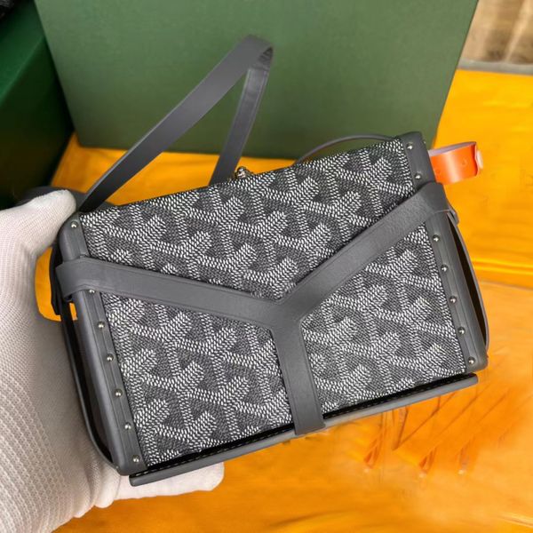 ladies shoulder bag crossbody wallet work sling wide strap large capacity leather black designer bag luxury handbag famous brand design fash
ladies shoulder bag crossbody wallet work sling wide strap large capacity leather black designer bag luxury handbag famous brand design fash