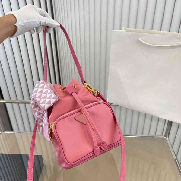 shoulder bag nylon bucket bags woman handbags designer women messenger classic simple solid color drawstring wallet 220903
shoulder bag nylon bucket bags woman handbags designer women messenger classic simple solid color drawstring wallet 220903