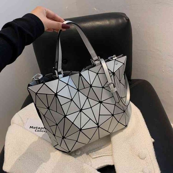 bags bag women's new one shoulder messenger solid color geometric pattern handbag folding bucket bag purses
bags bag women's new one shoulder messenger solid color geometric pattern handbag folding bucket bag purses