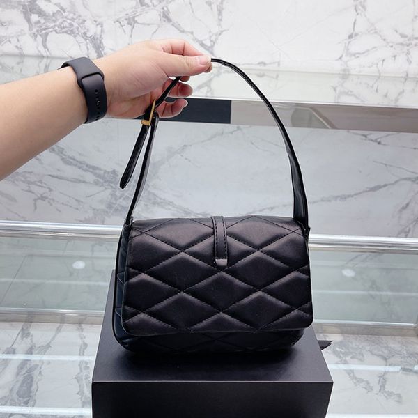 hobo shoulder bag quilted genuine leather handbag purse classic metal letters magnetic snap closure flap armpit bags adjustable strap
hobo shoulder bag quilted genuine leather handbag purse classic metal letters magnetic snap closure flap armpit bags adjustable strap