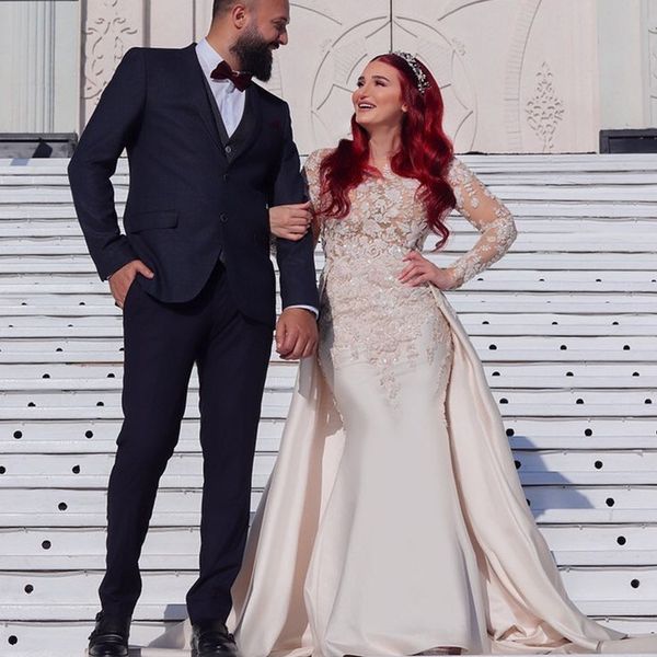 african long sleeves plus size mermaid wedding dresses with overskirt sheer neck lace appliques illusion wedding dress bridal gowns vestidos, White
african long sleeves plus size mermaid wedding dresses with overskirt sheer neck lace appliques illusion wedding dress bridal gowns vestidos, White