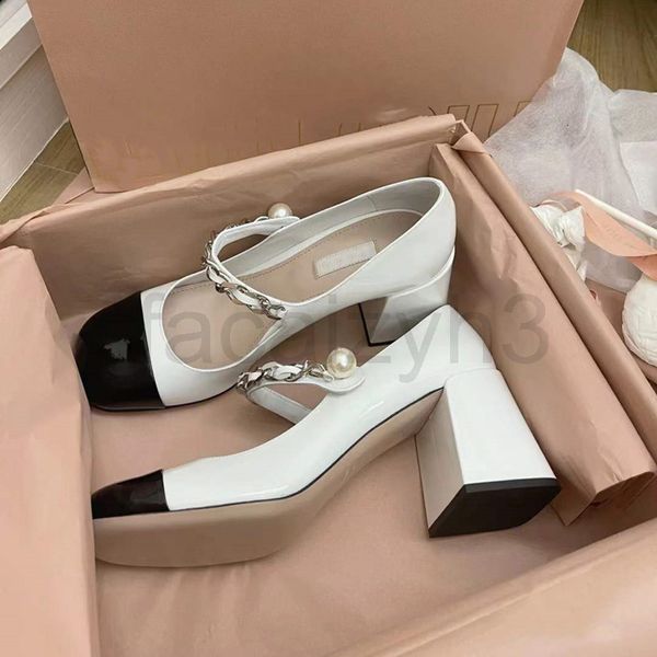 dress shoes designer with the source elevation version of miao family mary jane shoes thick heel leather chain sweet fairy style single, Black
dress shoes designer with the source elevation version of miao family mary jane shoes thick heel leather chain sweet fairy style single, Black