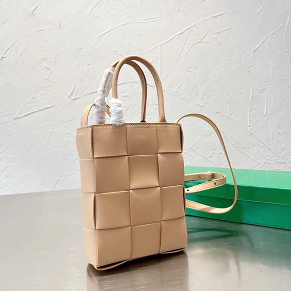 mini tote bag luxury designer crossbody shoulder bags handbag women's fashion embossed letter leather handbags handbag wholesale remova
mini tote bag luxury designer crossbody shoulder bags handbag women's fashion embossed letter leather handbags handbag wholesale remova