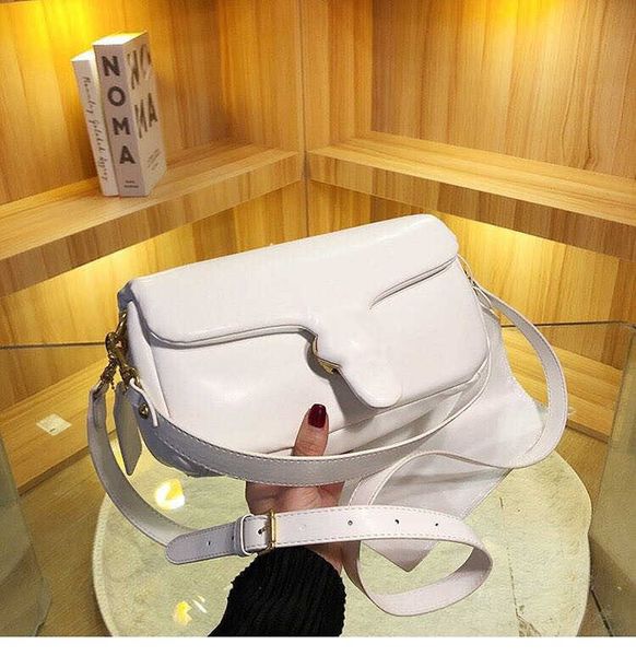 designer bag tote leather bag designer bags pillow tabby shoulder bag highs quality women pure color bacchus bags retro hardware cloudy hand
designer bag tote leather bag designer bags pillow tabby shoulder bag highs quality women pure color bacchus bags retro hardware cloudy hand