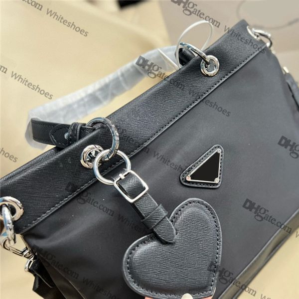 women shoulder ss messenger bags lady 2022 fashion luxury handbags cross body famous designer hasp removable leather straps popular female p
women shoulder ss messenger bags lady 2022 fashion luxury handbags cross body famous designer hasp removable leather straps popular female p