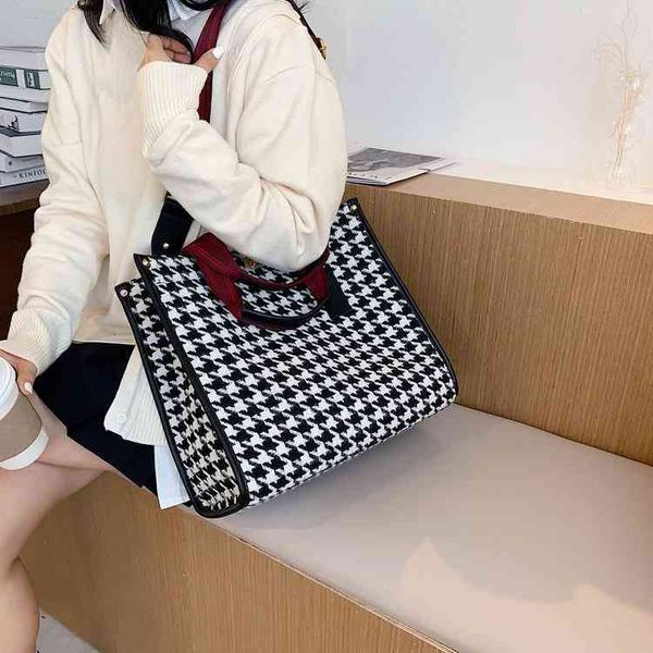 messenger bags canvas lattice handbag female new sling shoulder daily student travel messenger handbags
messenger bags canvas lattice handbag female new sling shoulder daily student travel messenger handbags