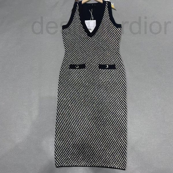 casual dresses designer celebrity xiaoxiangfeng knitted sequin v-neck sleeveless vest dress long skirt high waist thin new autumn and winter, Black;gray
casual dresses designer celebrity xiaoxiangfeng knitted sequin v-neck sleeveless vest dress long skirt high waist thin new autumn and winter, Black;gray