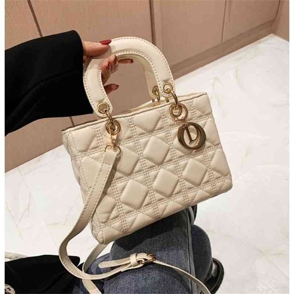 high sense handbag women's bag 2022 new handbags fashion versatile lingge line single shoulder messenger spring women clutches casual
high sense handbag women's bag 2022 new handbags fashion versatile lingge line single shoulder messenger spring women clutches casual