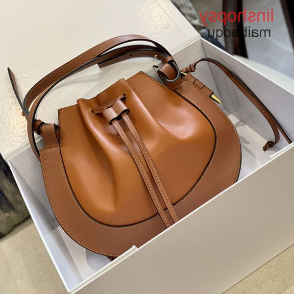 2022 fashion bags bag woman handbag shoulder loewss summer shopping women's le bndi 
2022 fashion bags bag woman handbag shoulder loewss summer shopping women's le bndi