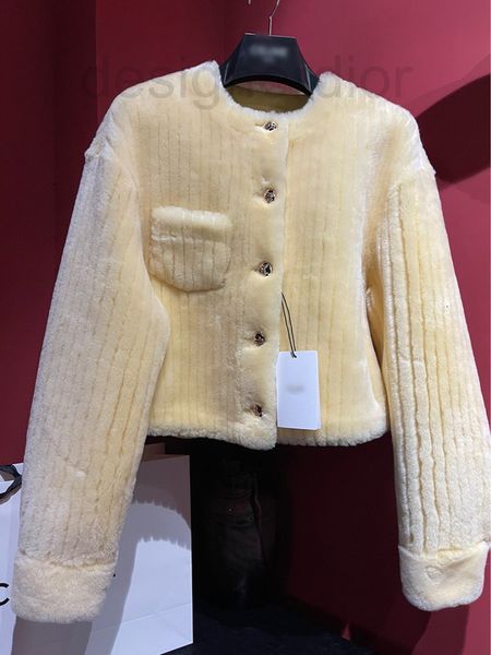 women's jackets designer ce's 2021 winter new wool fur integrated solid color short single breasted round neck coat women wiou, Black;brown
women's jackets designer ce's 2021 winter new wool fur integrated solid color short single breasted round neck coat women wiou, Black;brown
