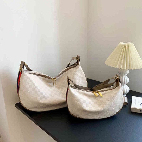 messenger bags one shoulder bag women's fashionable versatile style flower print dumpling light go out cross handbags
messenger bags one shoulder bag women's fashionable versatile style flower print dumpling light go out cross handbags