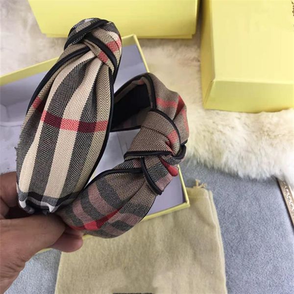 2021 designer ins fashion b-letter plaid headbands women hair sticks girl headband women accessories for head bands b031265j, Silver
2021 designer ins fashion b-letter plaid headbands women hair sticks girl headband women accessories for head bands b031265j, Silver
