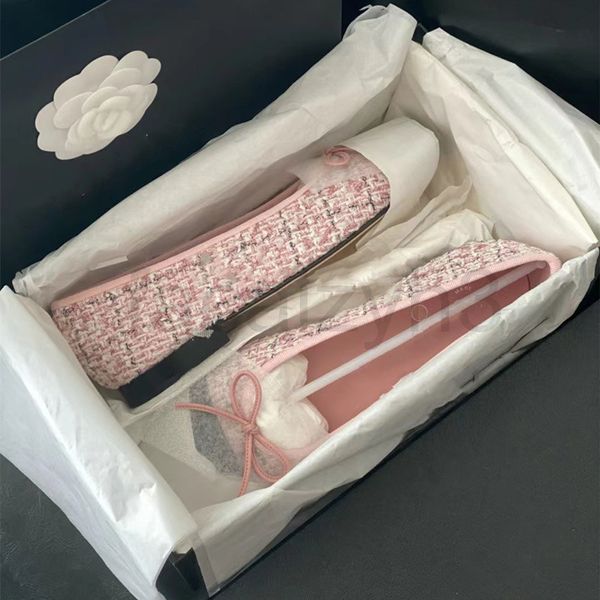 dress shoes designer high edition classic small fragrance single shoes women's leather color matching flat grandma xiang's bow bal, Black
dress shoes designer high edition classic small fragrance single shoes women's leather color matching flat grandma xiang's bow bal, Black