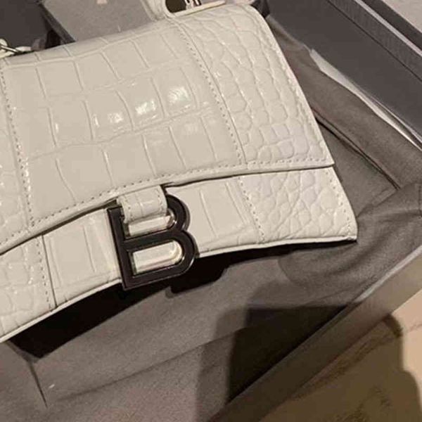 luxurys designer bags balenciga handbags women tote bag brand 2022 new hourglass bag crocodile mini red same b family leather single shoulde
luxurys designer bags balenciga handbags women tote bag brand 2022 new hourglass bag crocodile mini red same b family leather single shoulde