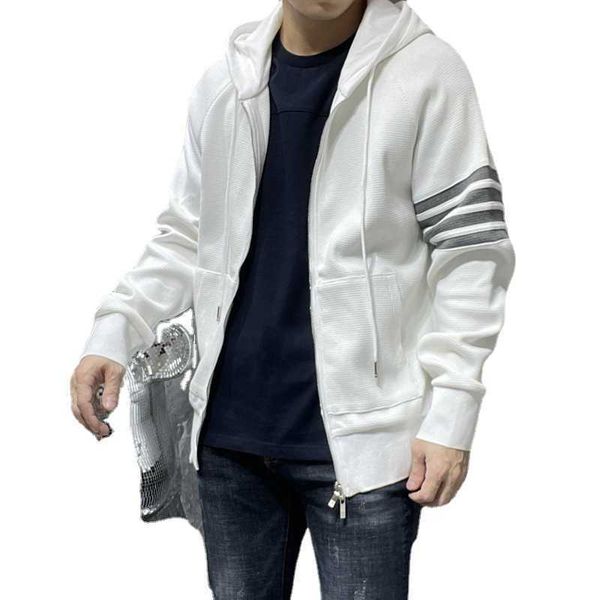 2022 new men's jacket four stripes grey embroidered designer men's jacket, Black;brown
2022 new men's jacket four stripes grey embroidered designer men's jacket, Black;brown